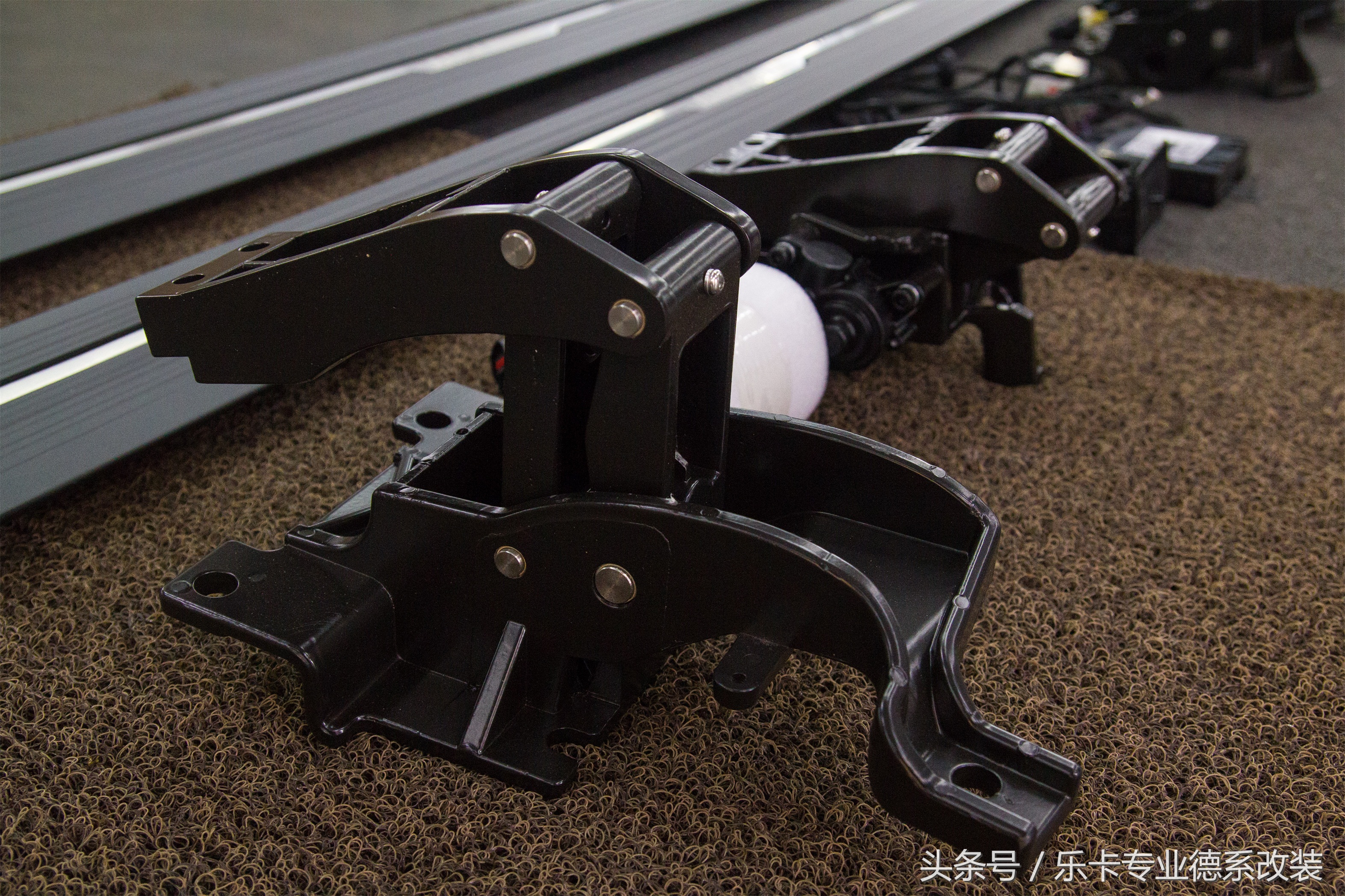 路虎揽胜行政踏板加装,路虎揽胜运动加装踏板