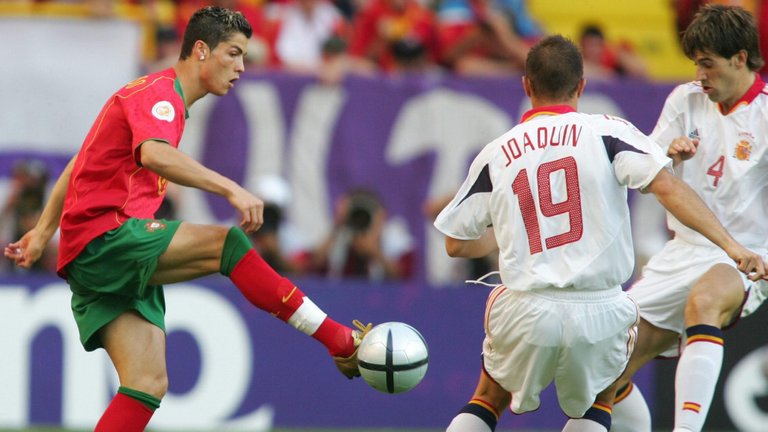 两牙交战缔造经典对局力挽狂澜C罗球王登基