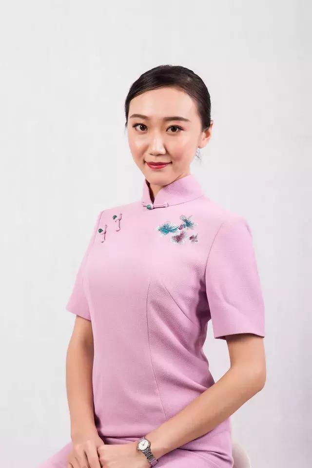 听说，好看的姑娘都在看世界杯