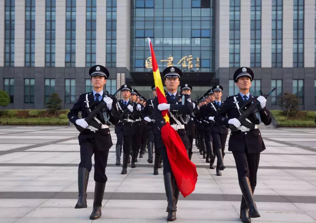 你看起来像我战友图片,你看起来像我战友素材