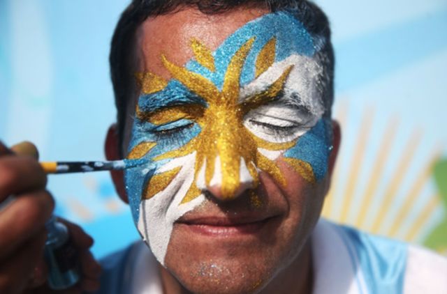 球迷也疯狂：世界杯变装大会！