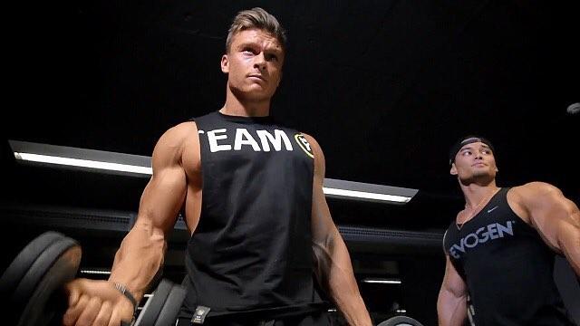 练背怎么练成倒三角,瘦子怎么练倒三角