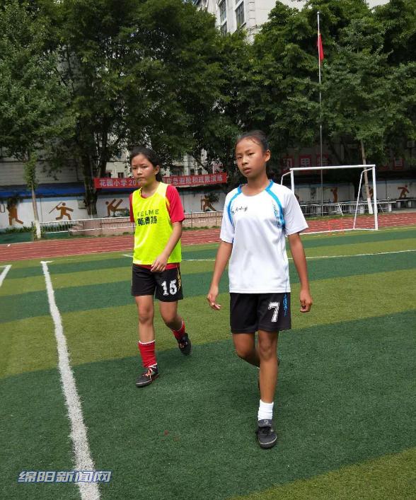 姹熸补瓒崇悆濂冲瓙鍐犲啗,瓒崇悆鍐犲啗鍥涘窛姹熸补