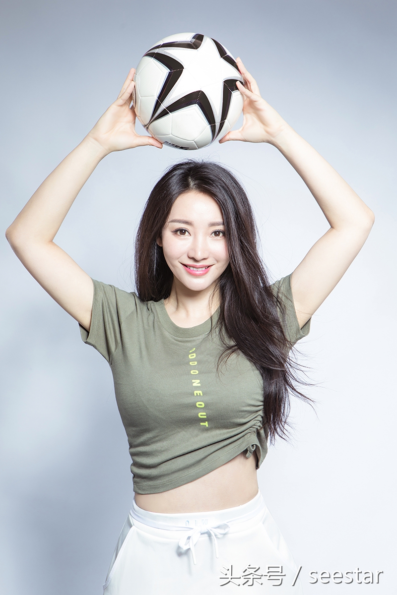 柳岩露脐装照,柳岩露脐装图片