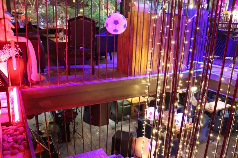 赏着足球运动员的翘臀，吃着厦门超大大大大的海鲜大咖