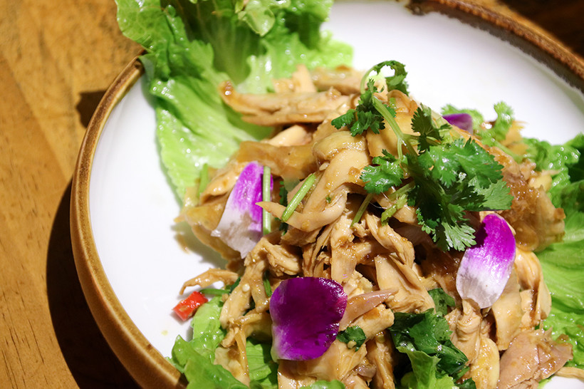 赏着足球运动员的翘臀，吃着厦门超大大大大的海鲜大咖