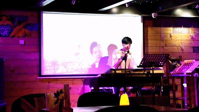 赏着足球运动员的翘臀，吃着厦门超大大大大的海鲜大咖