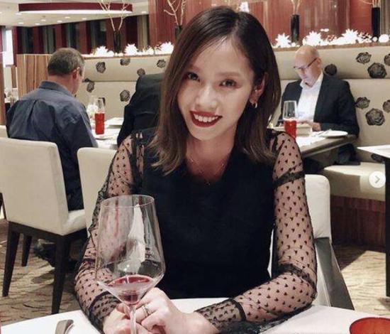 世界杯法兰西太太团惊艳全场,日本足球队太太团看世界杯