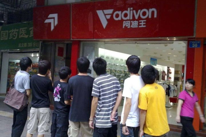 adidas盗版视频,adidas盗版和正版区别