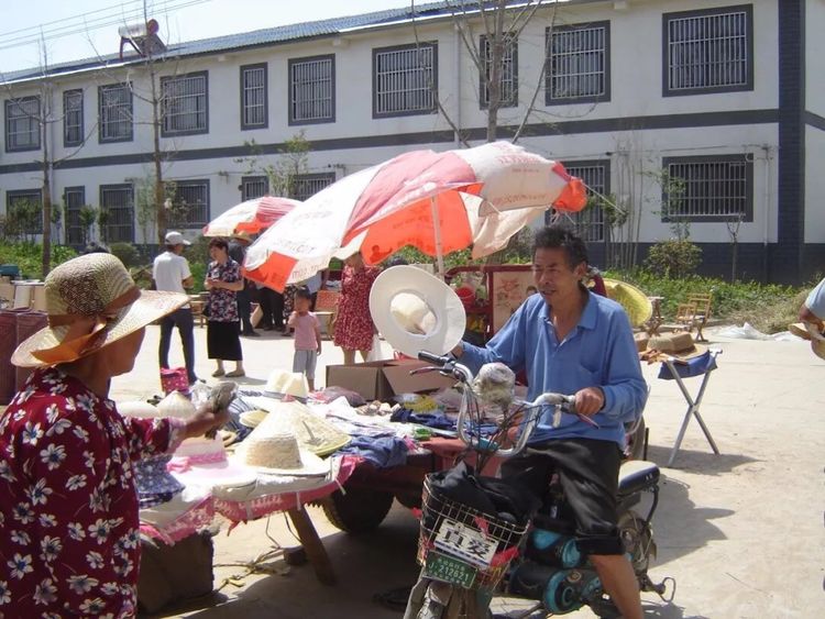 热闹的农村小院,八十年代农村集市