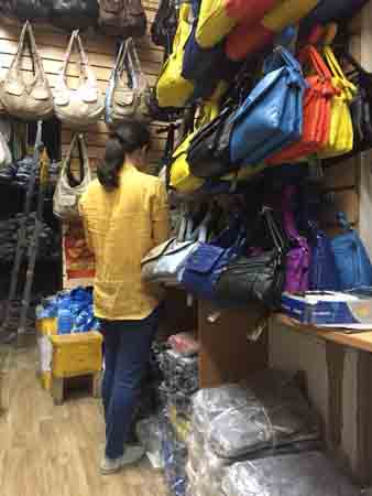 探访莫斯科柳布利诺市场：中国客商冒险者的乐园