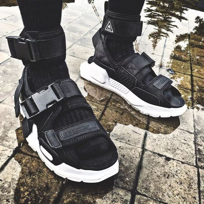 中国李宁登陆了哪个时装周,李宁2021巴黎时装周走秀款