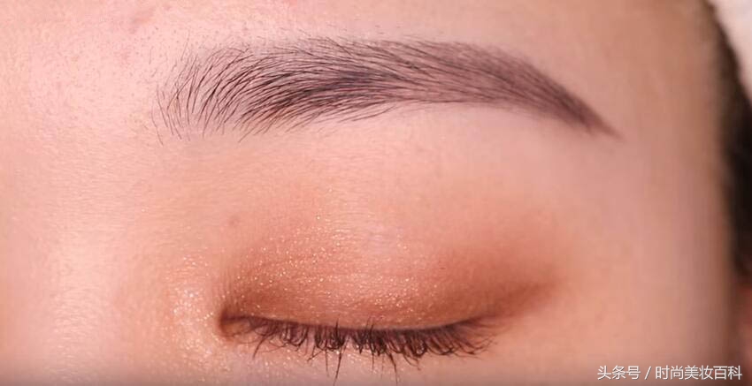 时尚美妆魅力十足的日常妆容教程,时尚美妆哑光唇妆技巧教学