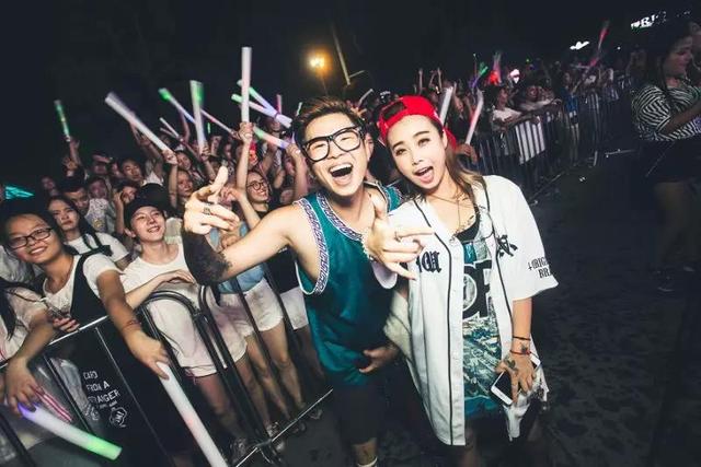 玛雅水上乐园电音节重庆,许嵩谭维维音乐节