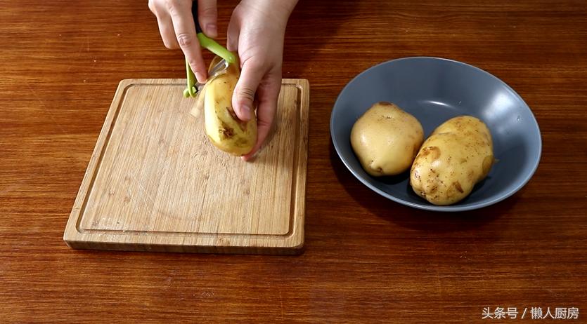 教大家做个美味的薯片简单易学,在家自己做的薯片秘制酱料