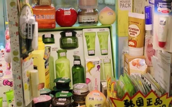 佛山查获假冒化妆品案件,香港假化妆品是真的吗