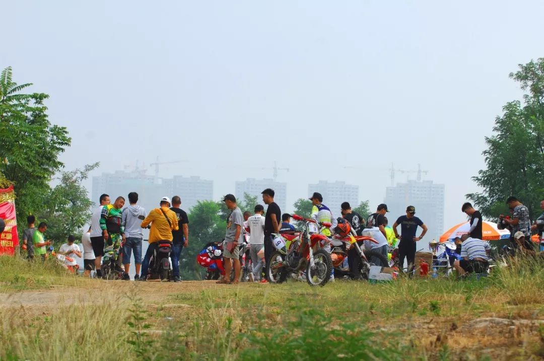 夏天里的一把火——2018徐州坦克山越野摩托车耐力赛