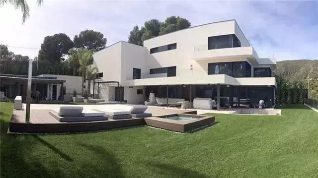 世界足球运动员十大私人豪宅,足球巨星的豪宅有多豪