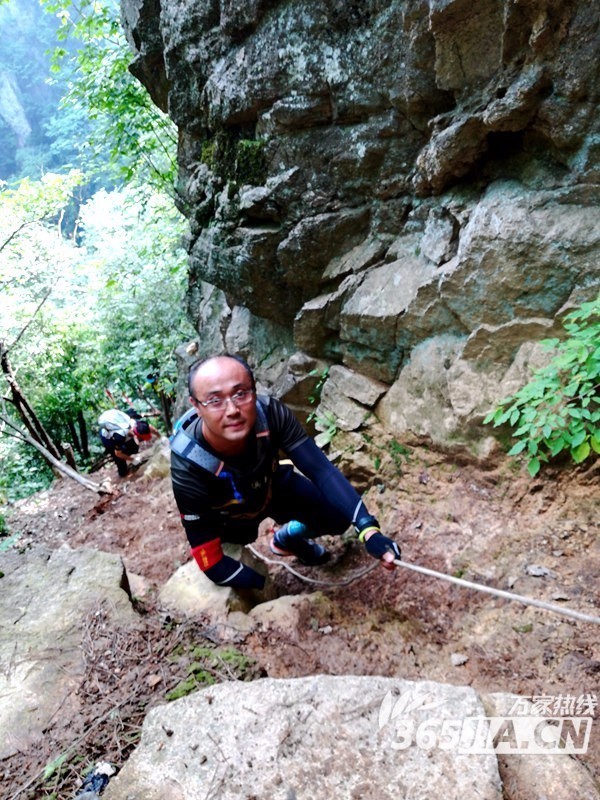 感动！独臂大侠”成功挑战35公里溯溪越野