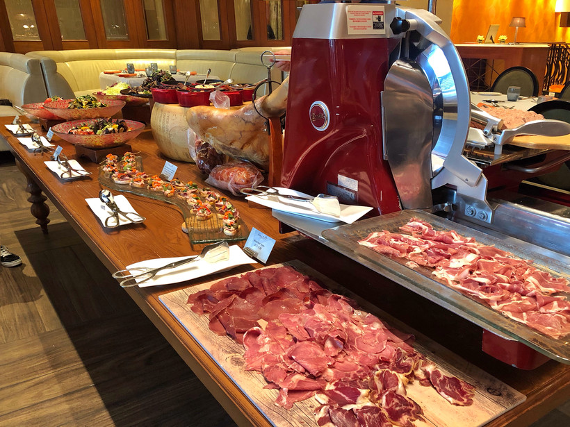 澳门mezza9自助餐在哪里买便宜,澳门海鲜自助餐排行榜前十名