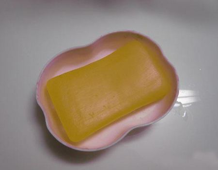 墨汁弄到衣服上怎么洗,怎么洗墨汁沾在衣服上