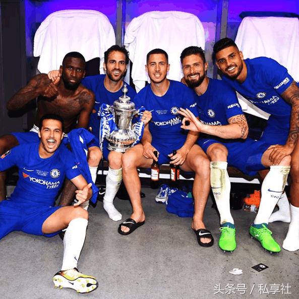 足球界那些帅到爆的发型,足球球星发型中长发