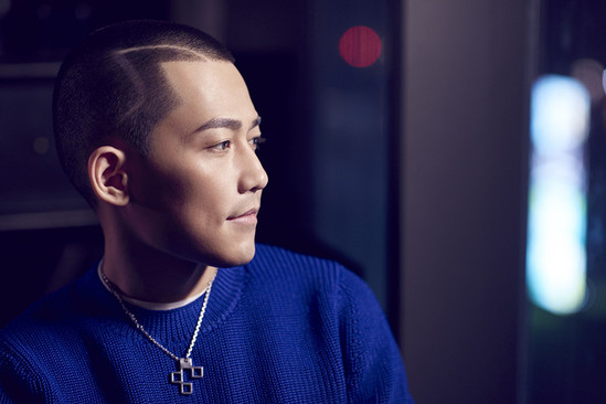 苏醒送球衣的视频,苏醒送梅西送球衣