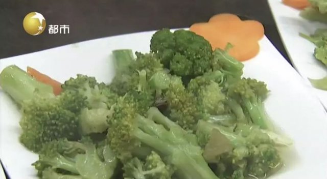 沈阳大学食堂推世界杯菜谱“梅西”、“C罗”都是菜