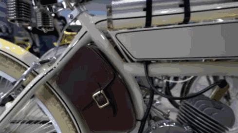 老外逛华强北组装苹果手机,外国人华强北组装苹果