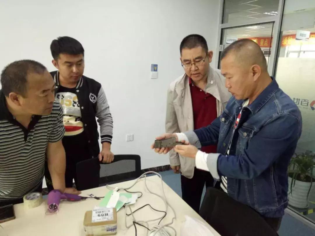 刑警支队破获一起网络贩枪案件,破获特大贩枪