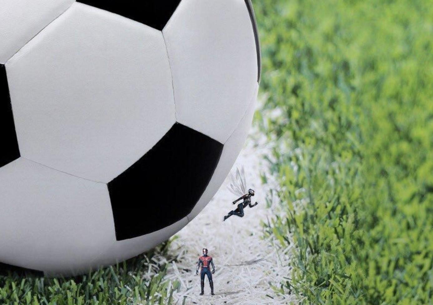 为了应景世界杯，《蚁人2》主角全部去踢足球了