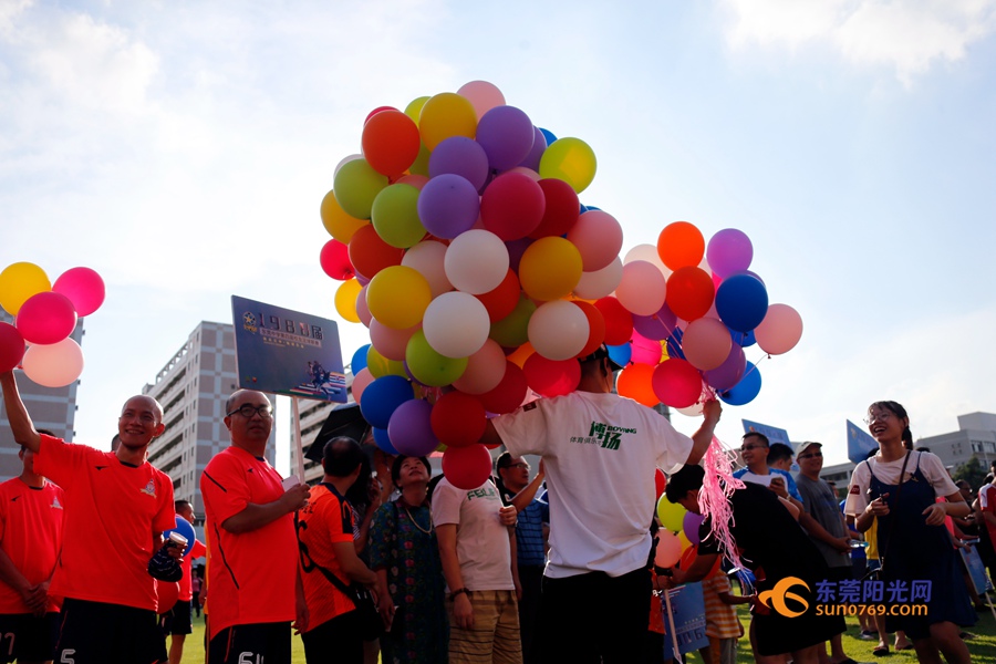 东莞校友足球联赛,广东省东莞市松山湖中学足球比赛