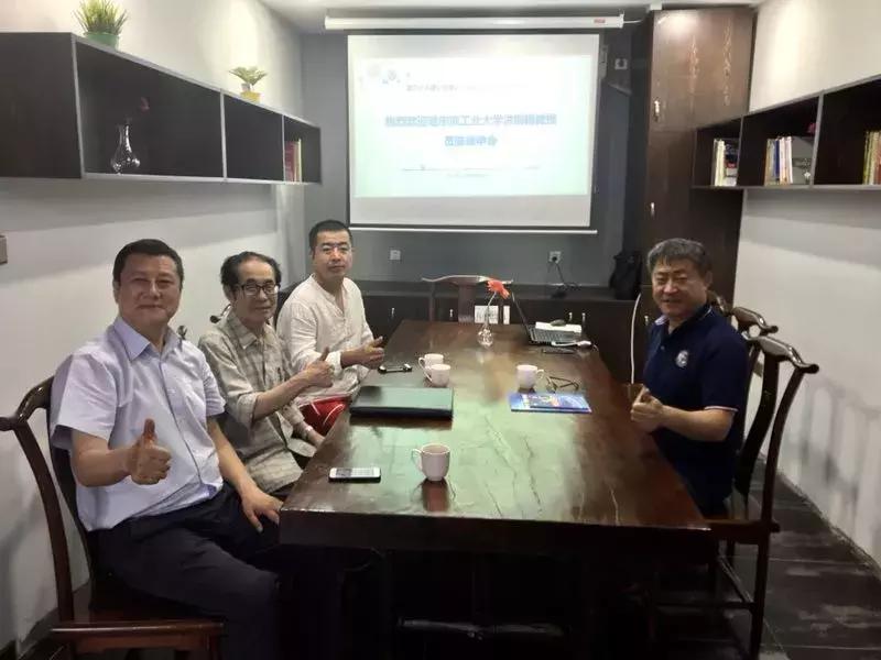 中国机器人足球之父洪炳镕教授莅临德申国际俱乐部