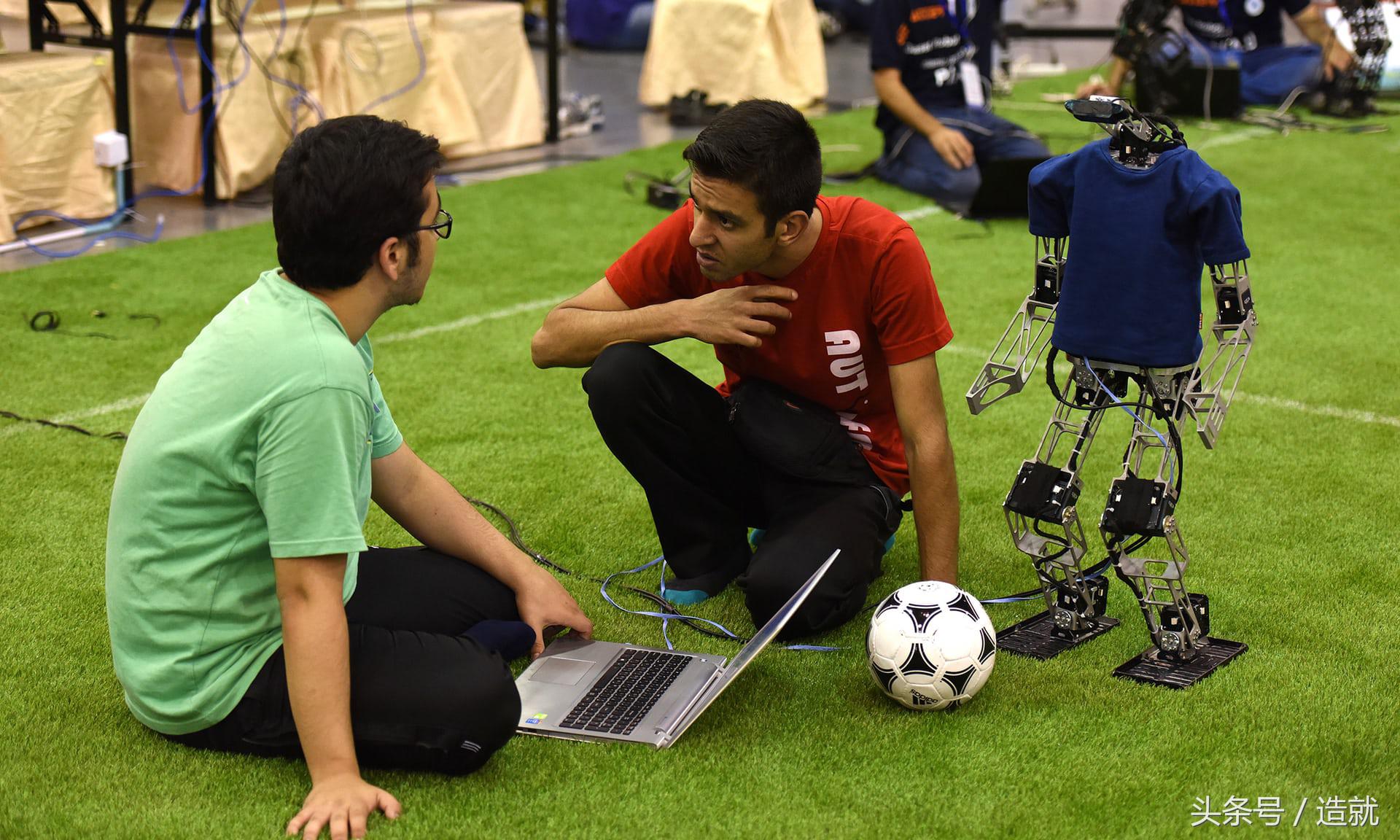 真正的中国战斗机器人,国足机器人比赛