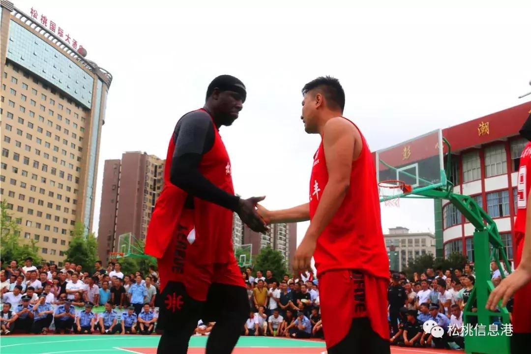 松桃“禁毒杯”篮球赛精彩收官，乌罗队神速翻盘夺冠！