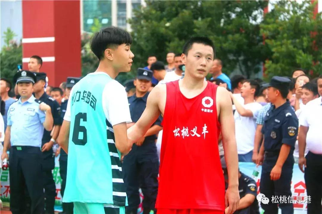 松桃“禁毒杯”篮球赛精彩收官，乌罗队神速翻盘夺冠！