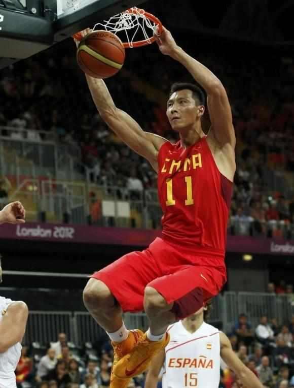 易建联当年疯狂示爱刘亦菲,易建联和刘亦菲当年为何没在一起