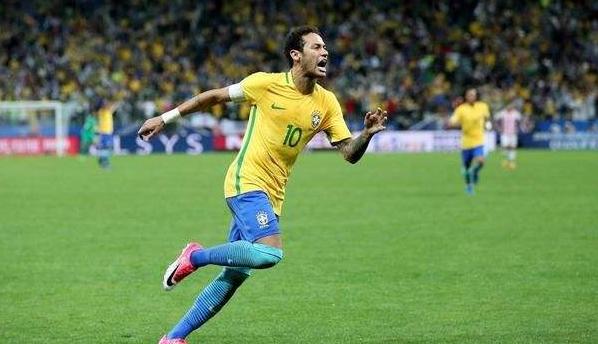 内马尔脚踝垫脚,内马尔被踩脚集锦