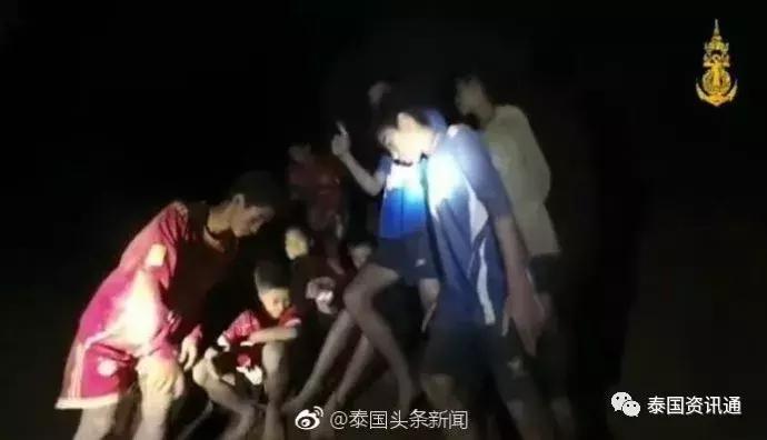泰国足球队被困岩洞背后的故事,泰国被困山洞足球队靠什么生存