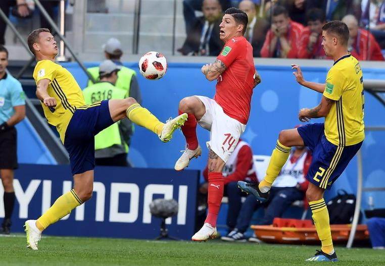 伊布带领瑞典进入世界杯,足球不是一个人的告捷