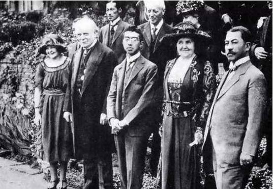 日本天皇访问英国有多受歧视,日本天皇出访英国