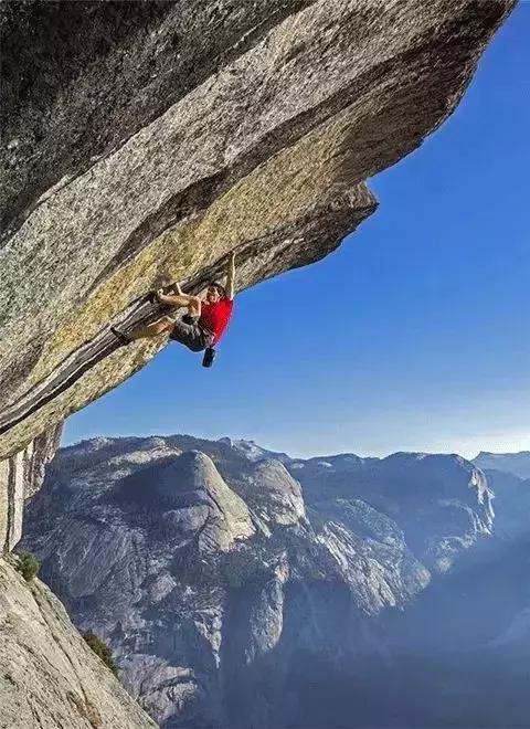 校园｜职业和业余的区别究竟有多恐怖？看看荣誉背后的这遍体鳞伤