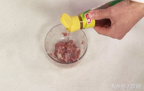 正宗虾仁馄饨的做法,虾仁馄饨肉馅怎么调得嫩又好吃