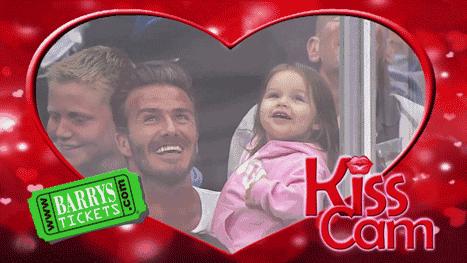 关于足球的爱情：贝克汉姆和维多利亚这对“天作之合”