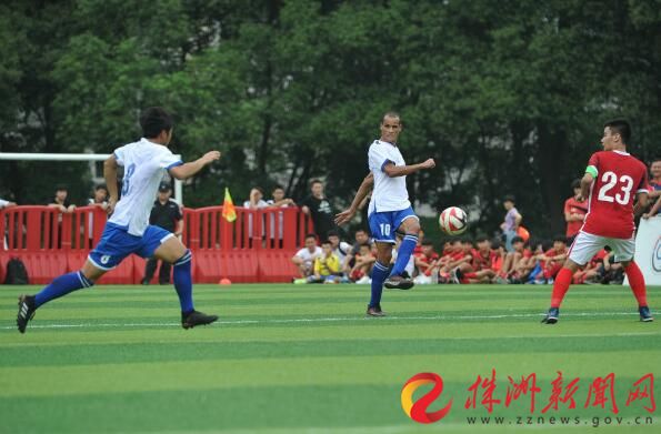 与株洲球员同场竞技，里瓦尔多：这里的足球氛围很好