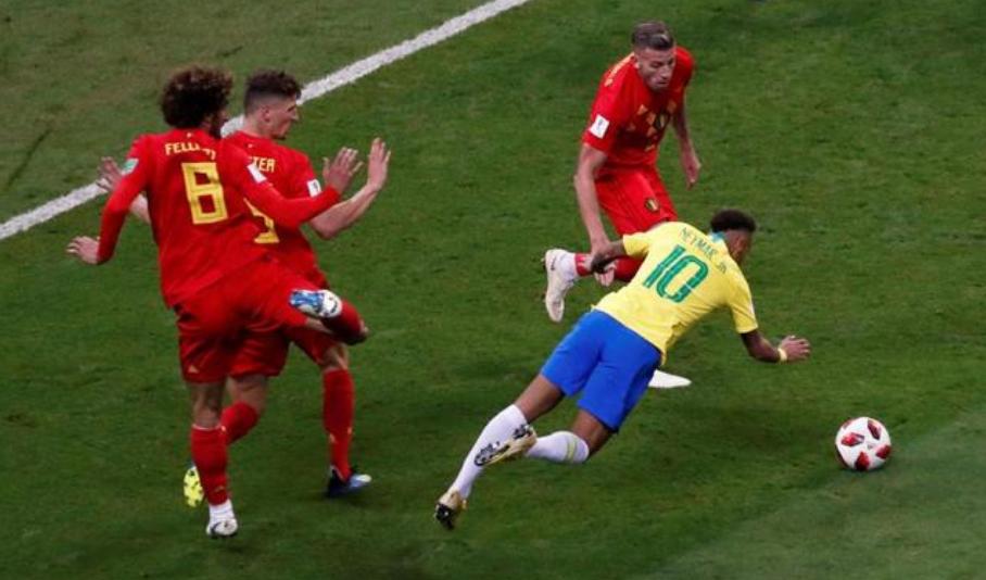 德国大胜巴西黄健翔,黄健翔解说齐达内被罚下世界杯