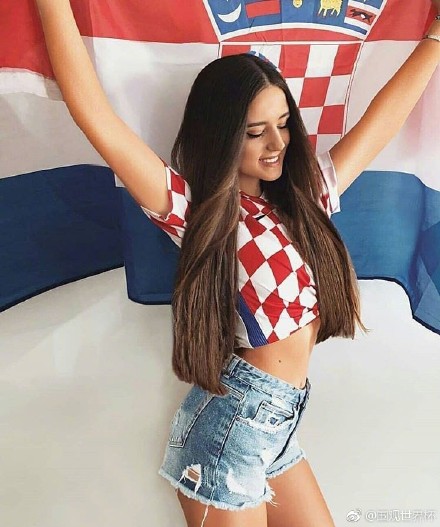 克罗地亚最漂亮的女球迷,最美克罗地亚女球迷晒图