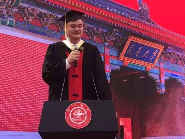 足球没有篮球精彩,足球没有篮球激烈