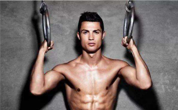 c罗从曼联的王子到老,c罗从小小罗到罗纳尔多