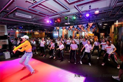 urbanoutfitters鎶硅尪棣欐按,urbanoutfitters娣卞湷